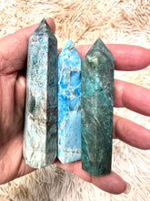 Load image into Gallery viewer, Teal Apatite Tower