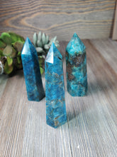 Load image into Gallery viewer, Teal Apatite Tower