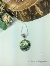 Load image into Gallery viewer, Medium Labradorite Pendants