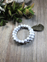 Load image into Gallery viewer, Howlite Bracelet