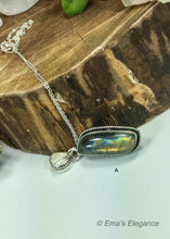 Load image into Gallery viewer, Long Labradorite Pendants