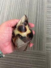 Load image into Gallery viewer, Septarian Flames