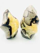 Load image into Gallery viewer, Septarian Flames