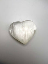 Load image into Gallery viewer, Selenite Heart