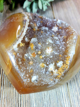 Load image into Gallery viewer, Druzy Agate Heart 18
