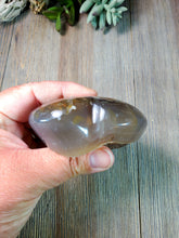 Load image into Gallery viewer, Druzy Agate 25