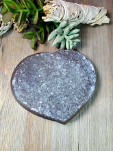 Load image into Gallery viewer, Druzy Agate Heart 36