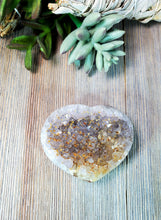 Load image into Gallery viewer, Druzy Agate Heart 29