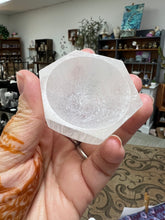 Load image into Gallery viewer, Selenite Bowls